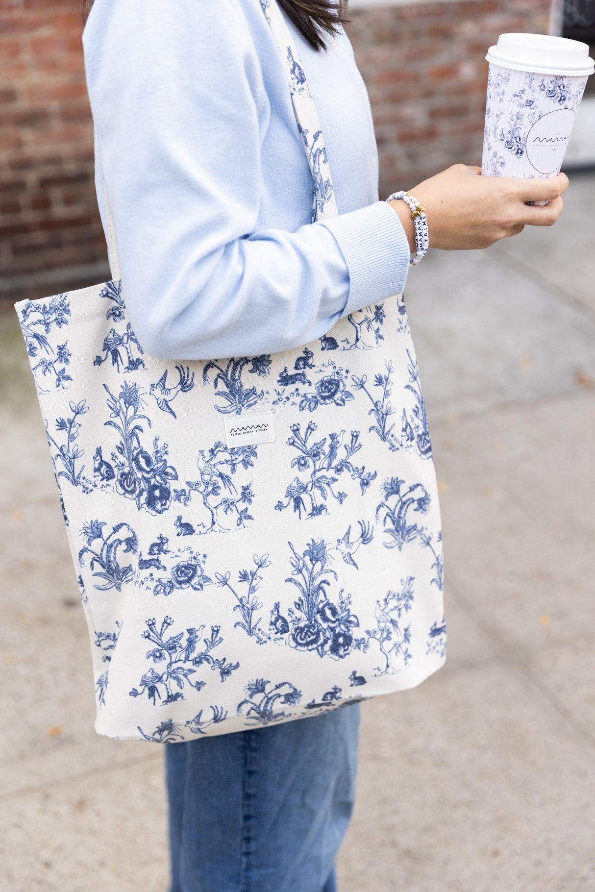 Signature toile tote bag by Maman