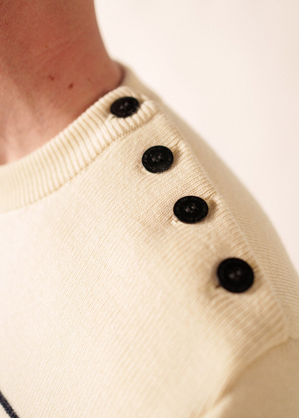 Saint James BINIC - Authentic Striped Fisherman Sweater With Shoulder Buttons in Wool | Loose Fit (ECRU / NAVY)