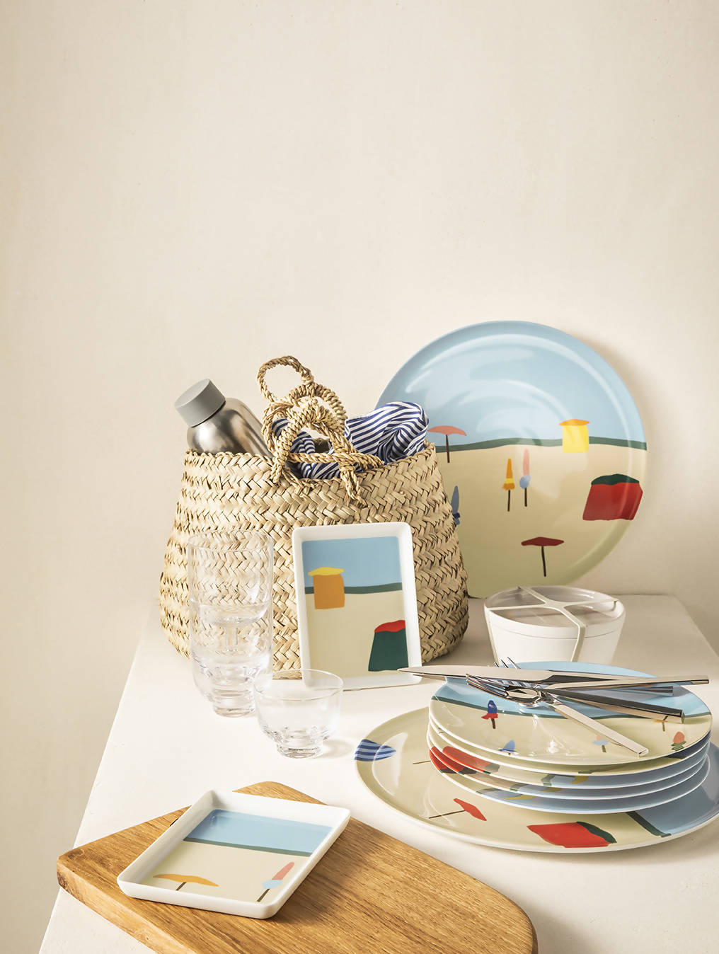 Destination Mer Gift box of round plates by Degrenne Paris