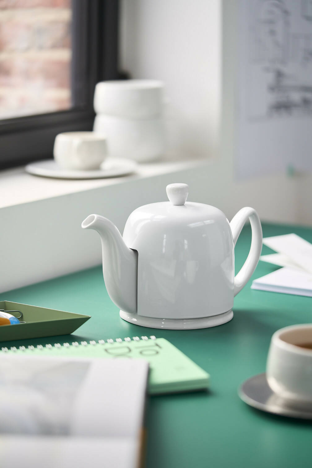 Salam Monochromatic Teapot 4 or 6 Cups by Degrenne Paris