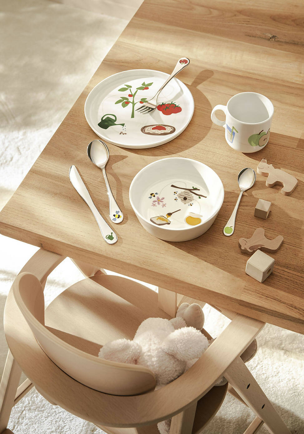 Eveil Gourmand Children tableware set by Degrenne Paris