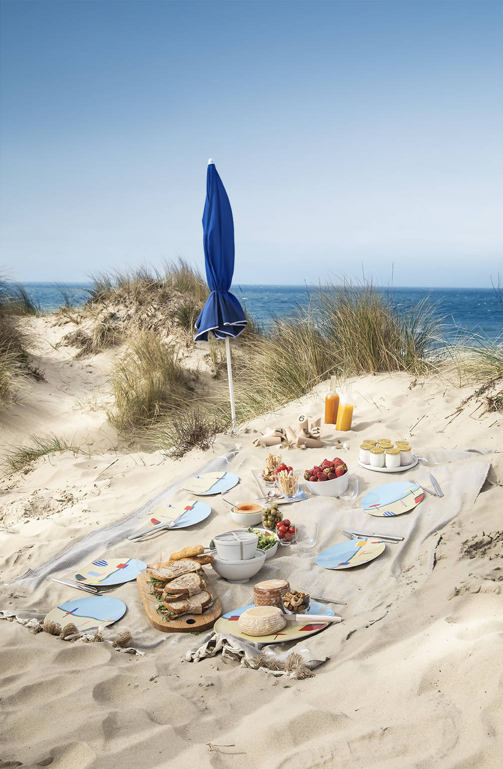Destination Mer Gift box of round plates by Degrenne Paris