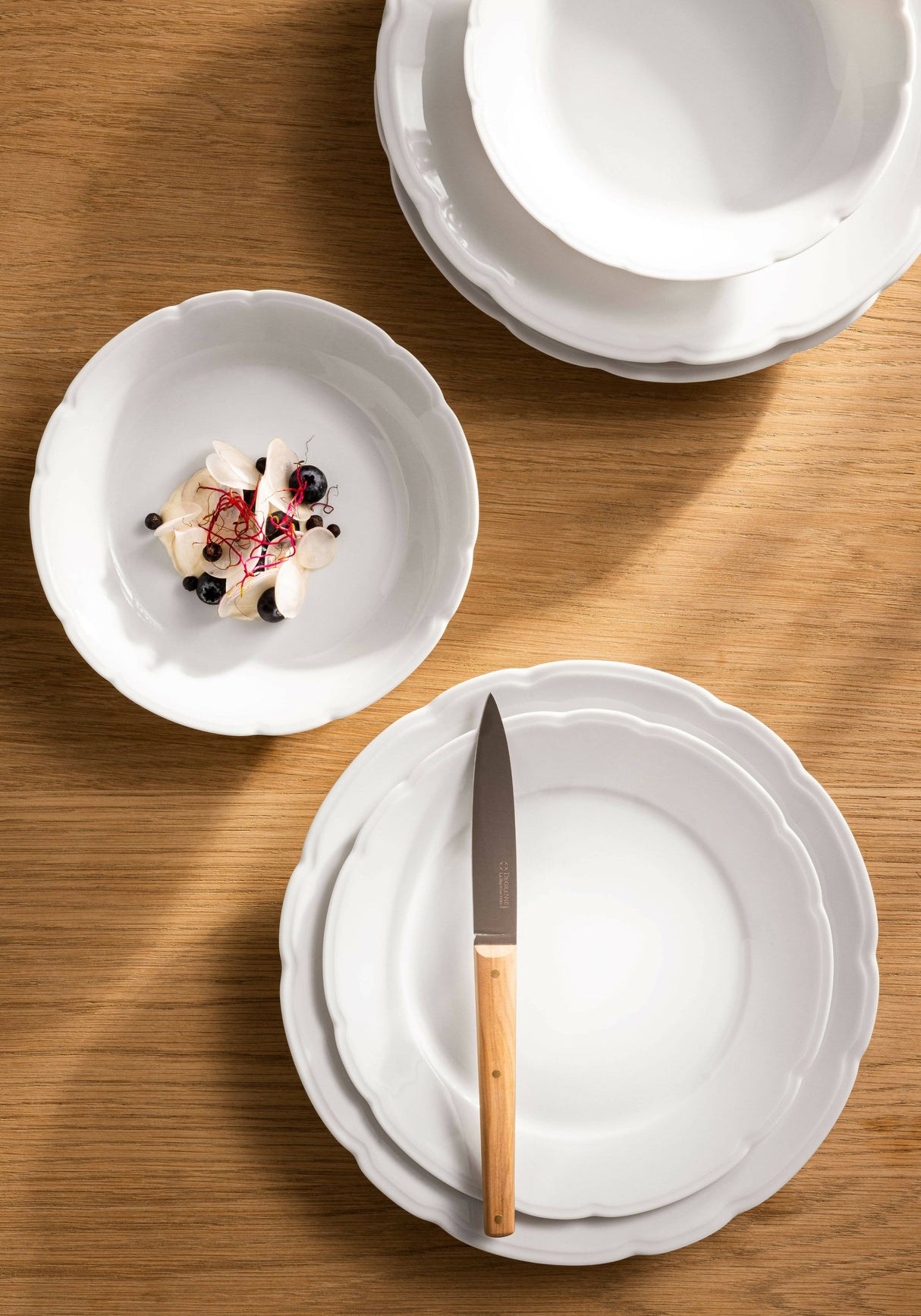Reminiscence Set of plates by Degrenne Paris