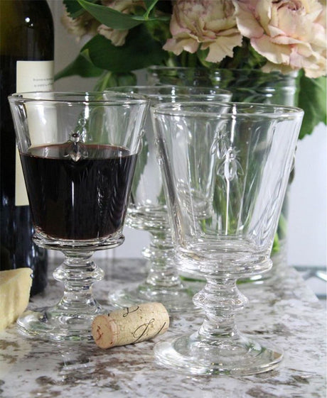 wine in a stemless glass