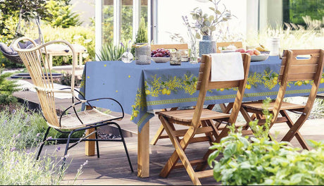 How To Create Your Provence-Inspired Outdoor Table Setting