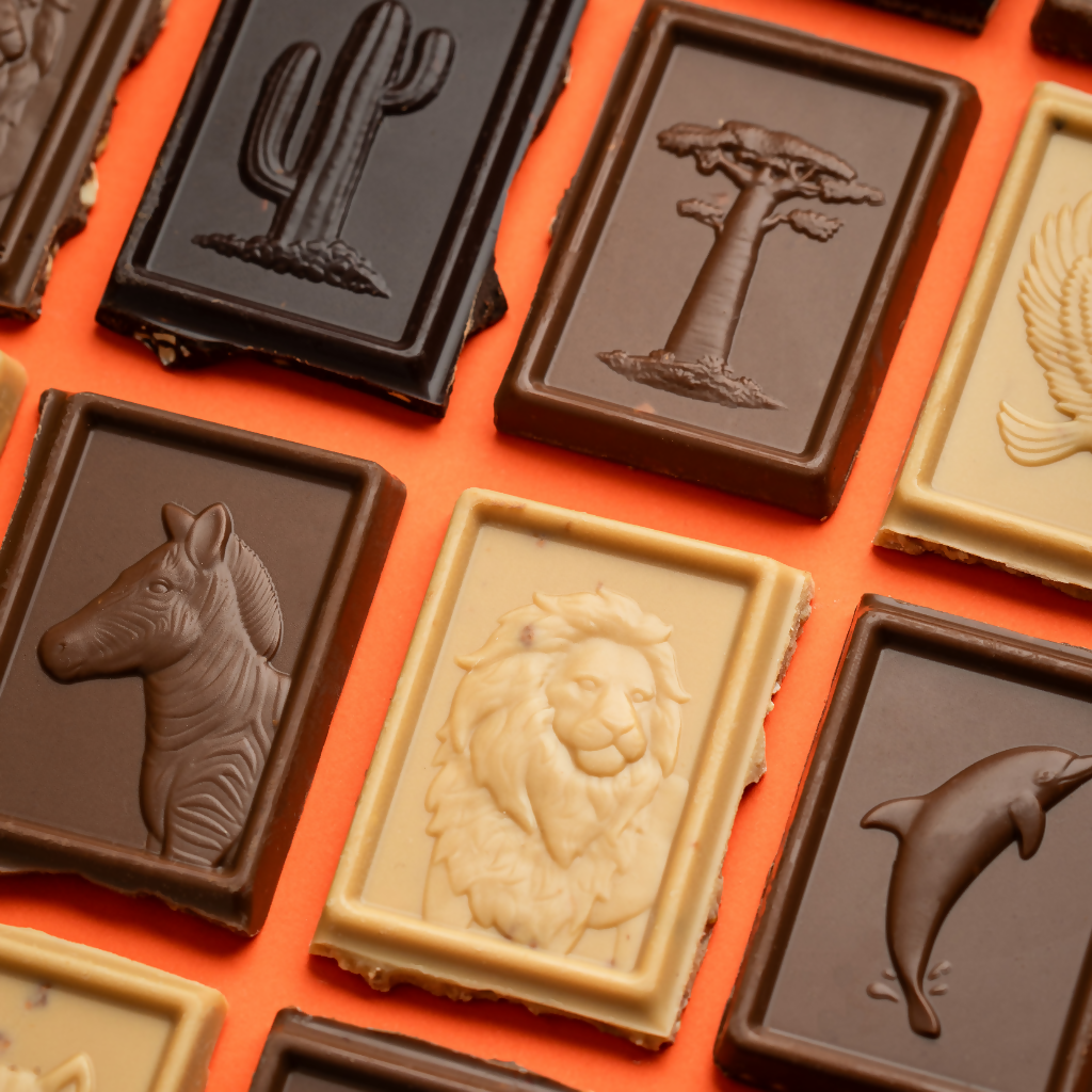 Merveilles du Monde Milk chocolate with hazelnuts and almonds