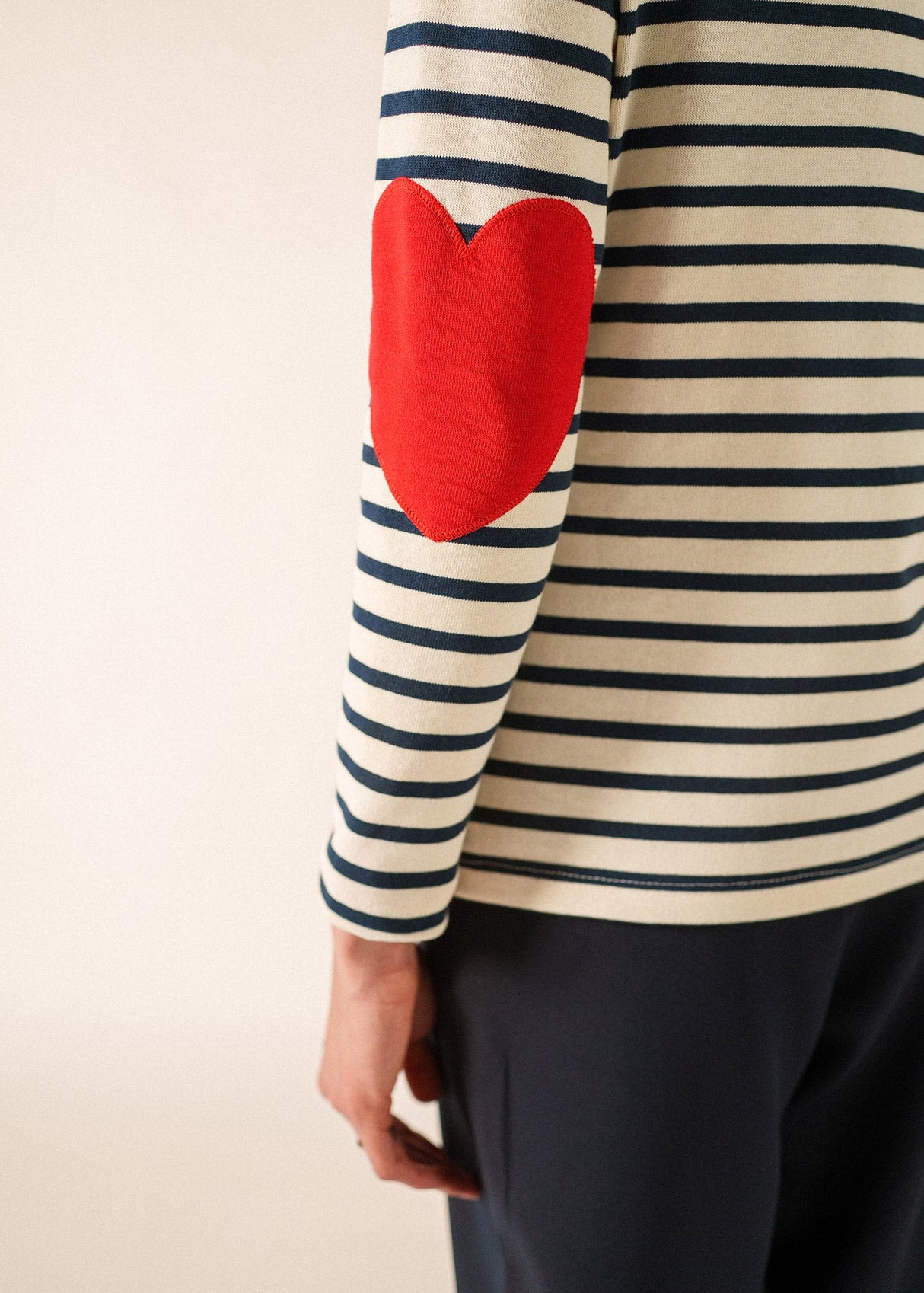 Saint James VAUJANY - Striped Shirt with Heart Elbow Patches (ECRU / NAVY)