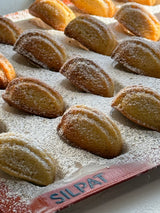 Madeleine Baking Box - mix & mold included