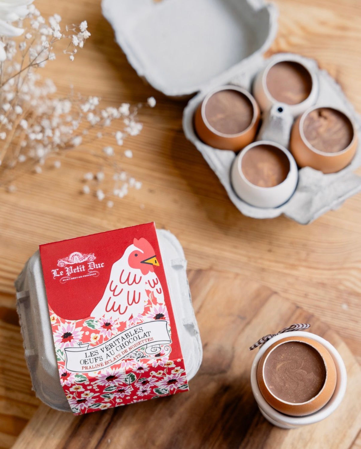Le Petit Duc - Box of 4 Eggshells filled with chocolate praline & bits of hazelnuts & crepes dentelles