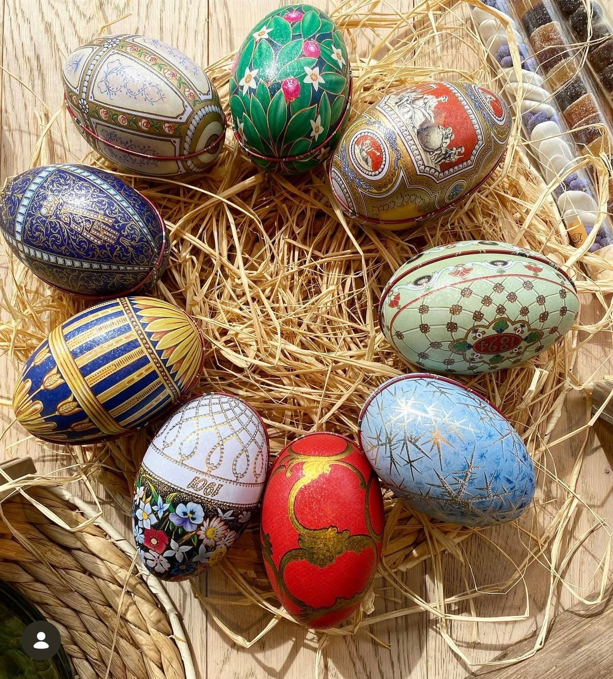 Chocolate bonbons filled Eggs Faberge