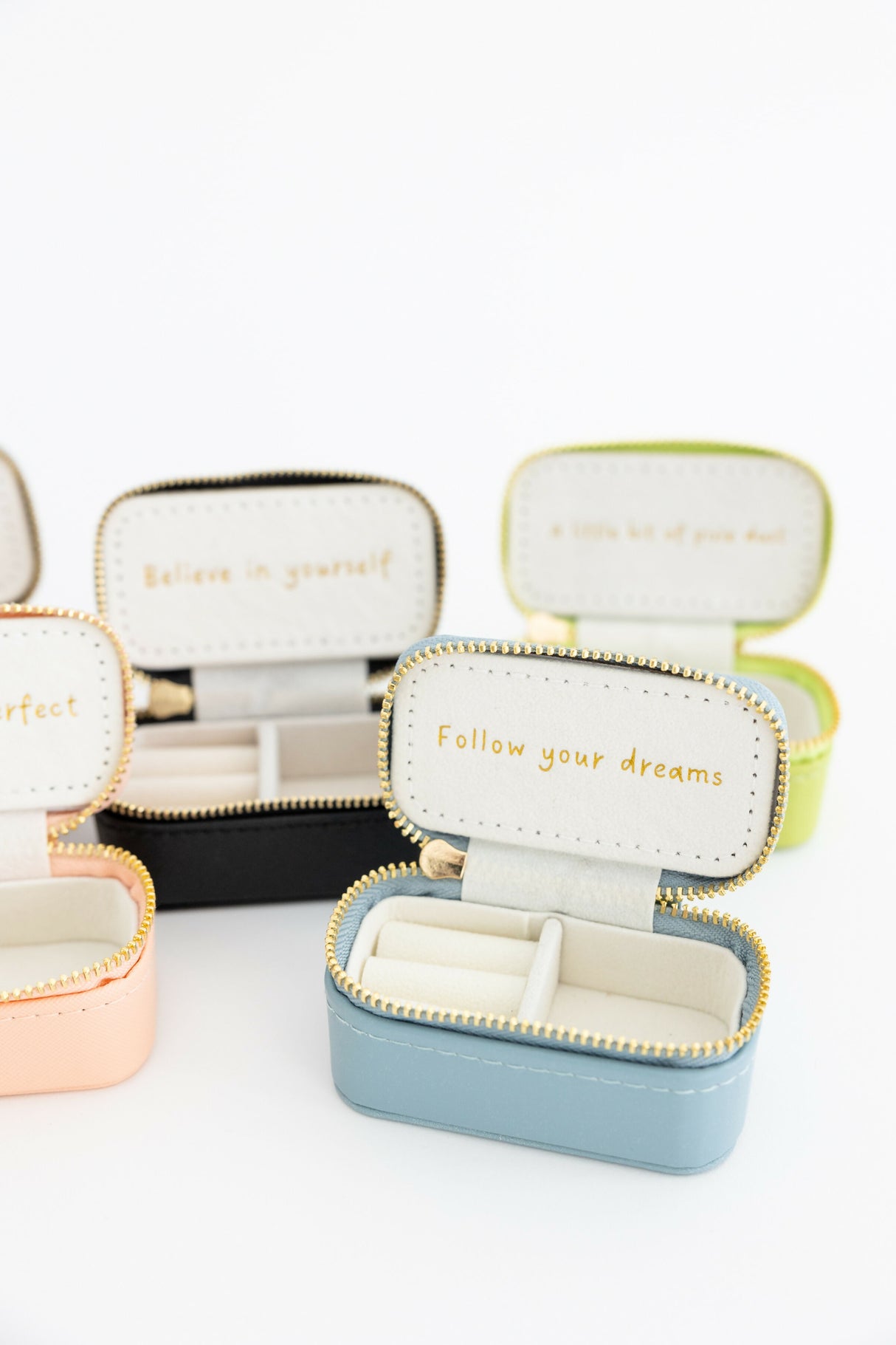"Happy thoughts" mini travel jewelry case