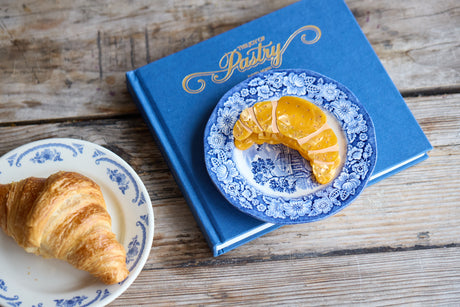 Le croissant hair clip by Maman