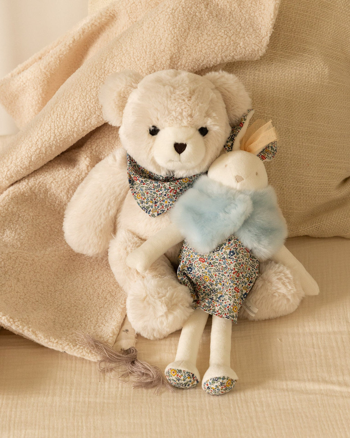 Pamplemousse Peluches Maurice the Bear