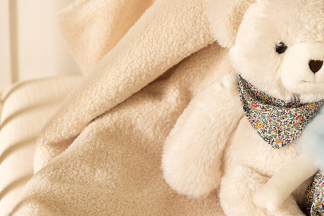 Pamplemousse Peluches Maurice the Bear