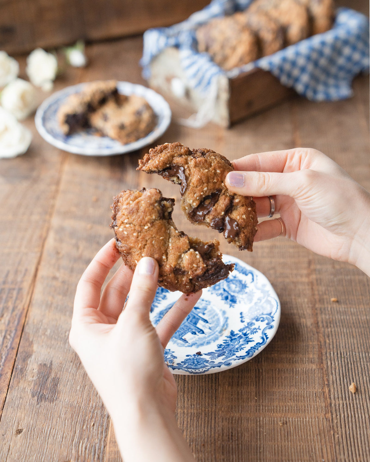 'Egg in a nest' oatmeal raisin cookie box by  Maman