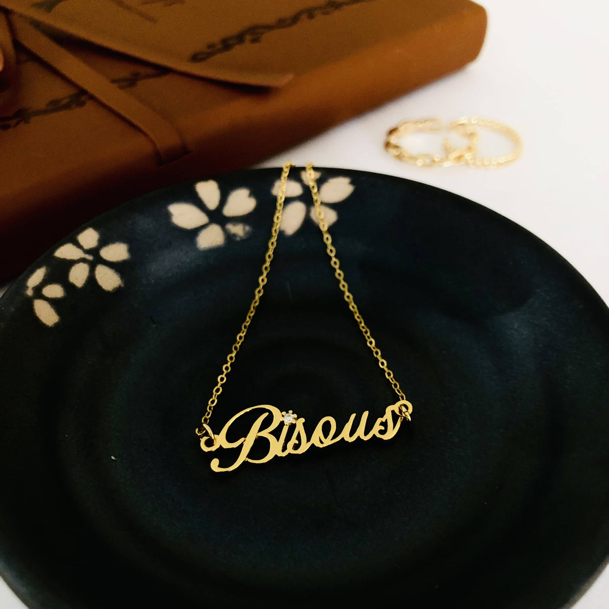 Bisous Necklace