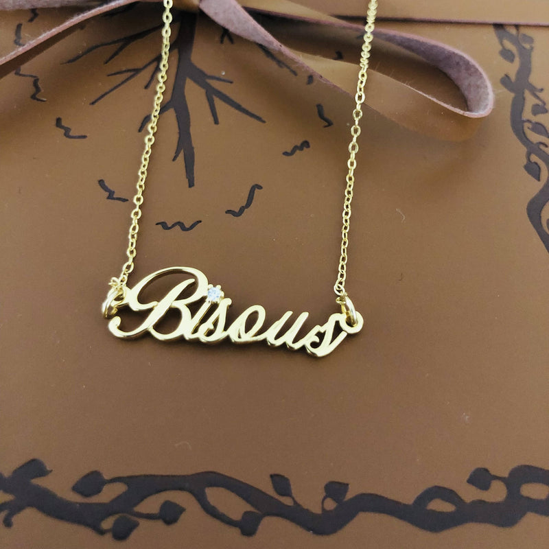 Bisous Necklace