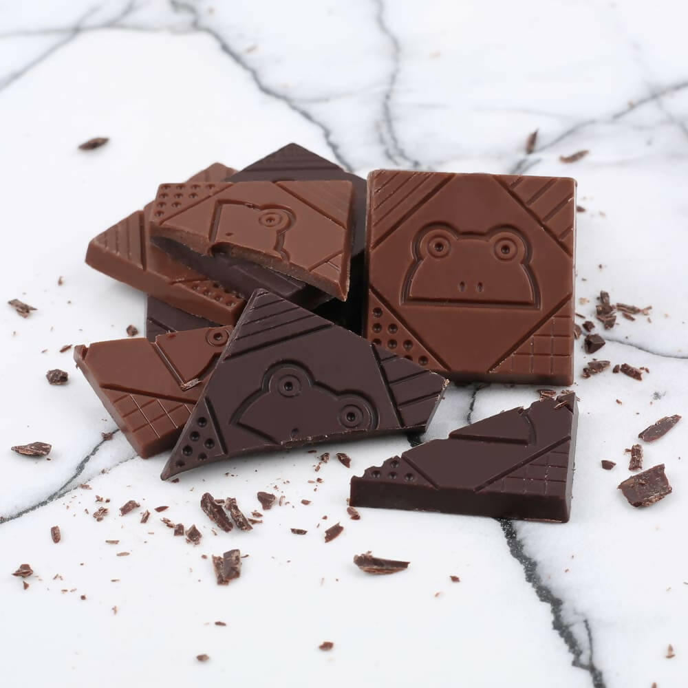 Love - Le Chocolat des Francais - 4 Chocolate Square Milk and Dark
