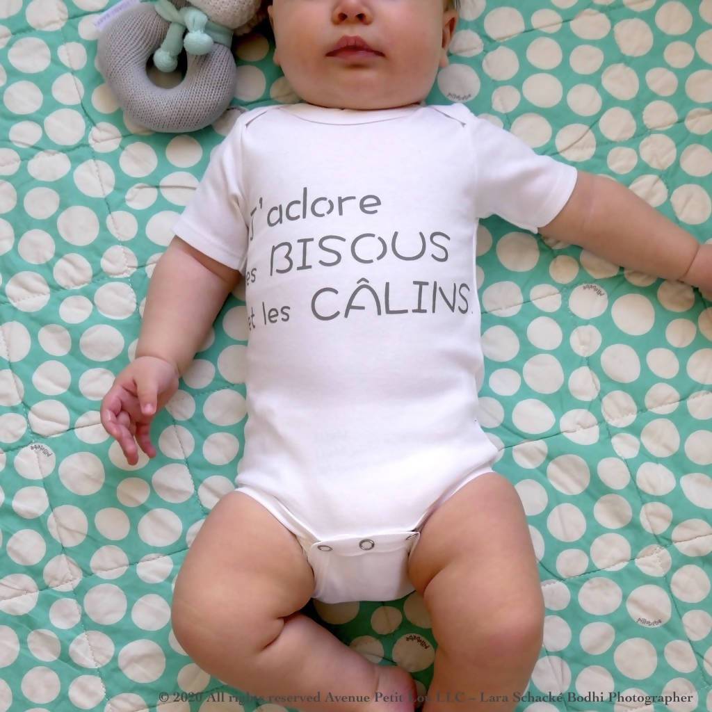 Baby Onesie "Bisous et Câlins"